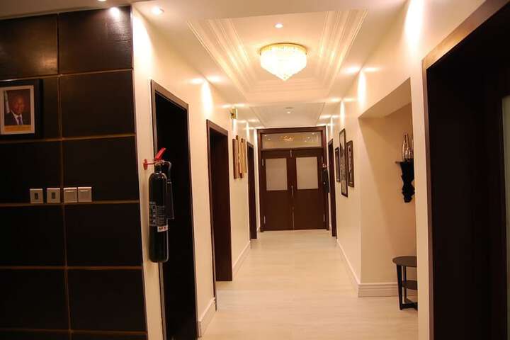 Ballroom/Hall 25 of 27