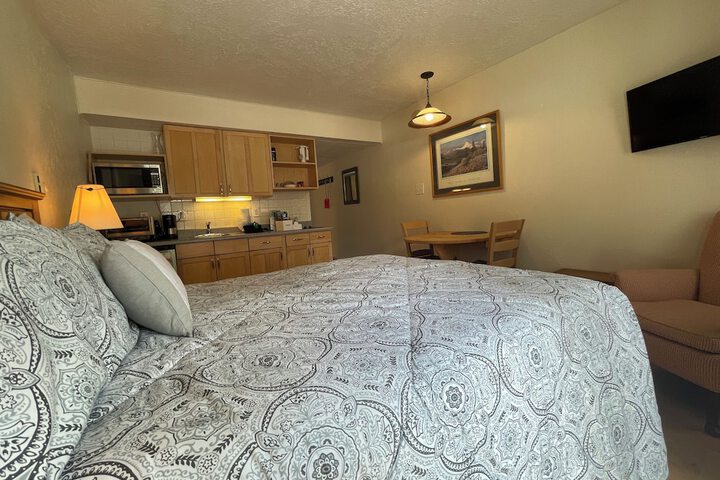 Room 2 of 31