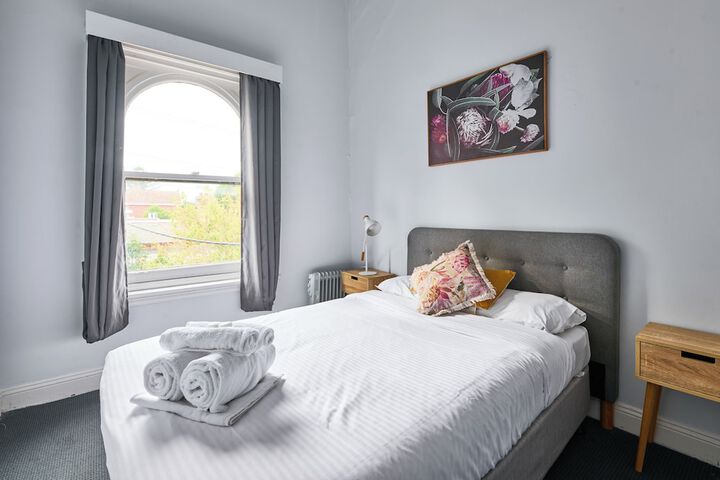 Room 2 of 35
