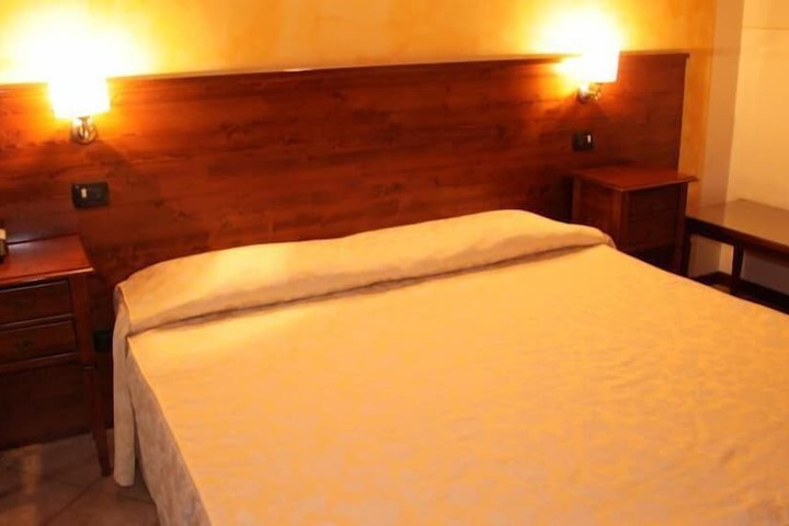 Room 10 of 30