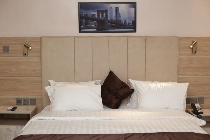 Room 9 of 44