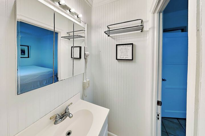 Room 16 of 25