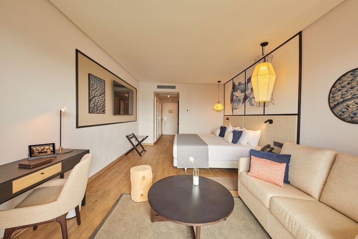 Room 15 of 156