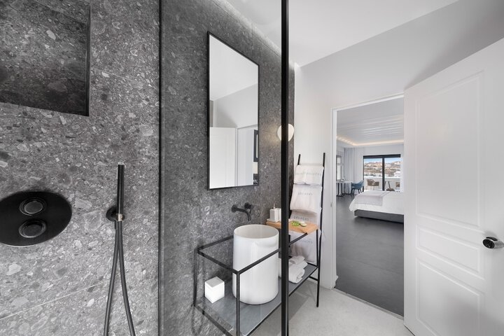 Room 135 of 227
