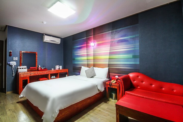 Room 6 of 57