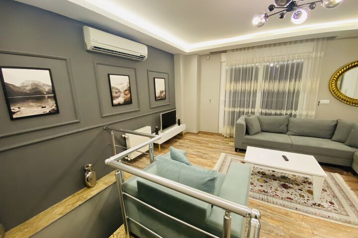 Room 3 of 122