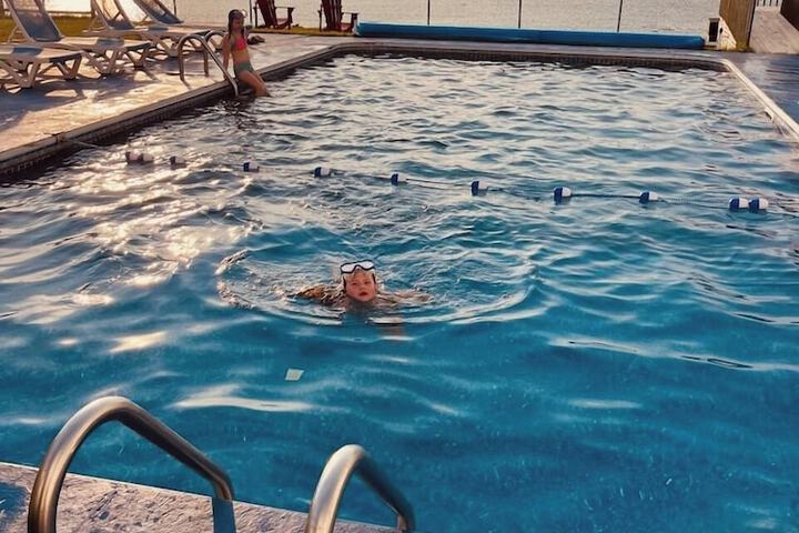 Pool 13 of 40