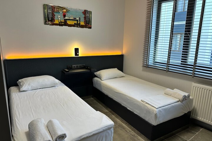 Room 18 of 48