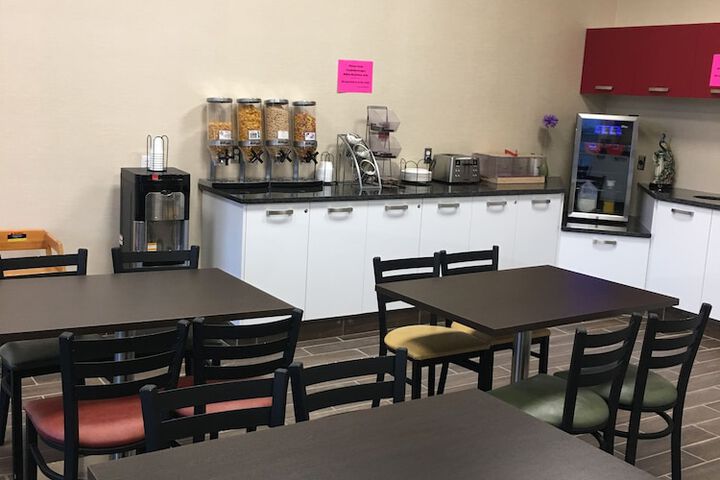 Breakfast/Coffee Service 20 of 33