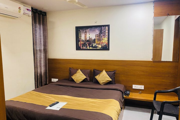 Room 14 of 19