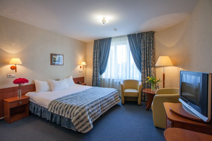 Room 9 of 47