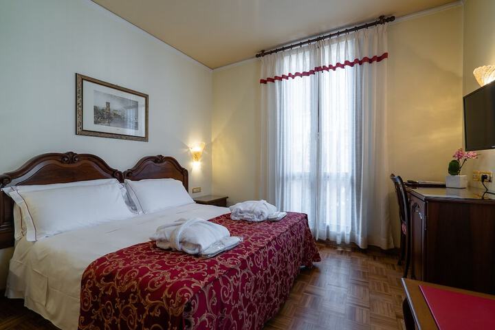 Room 28 of 73
