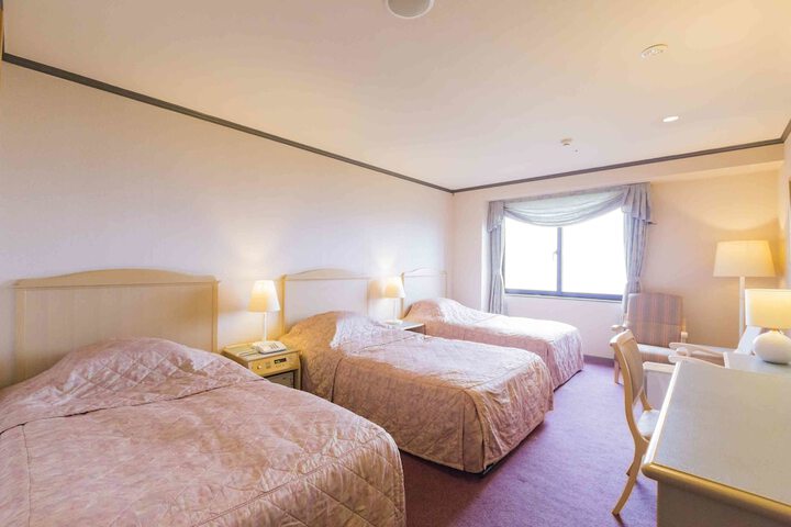 Room 3 of 35