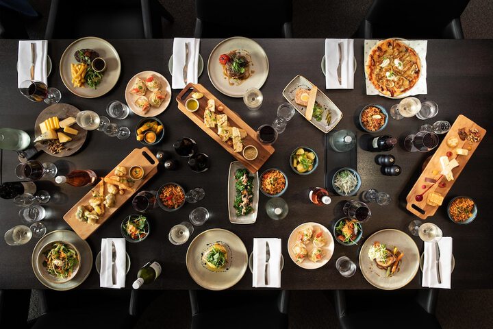 Dining 45 of 76