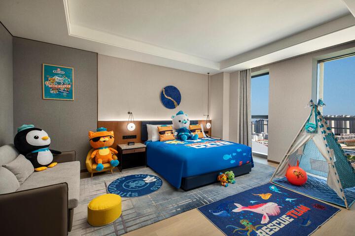 Room 10 of 108