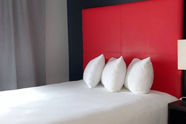 Superior Room 1 Queen Bed Kitchenette (13 of 26)