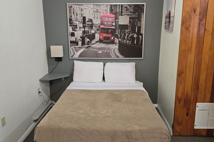 Room 11 of 69