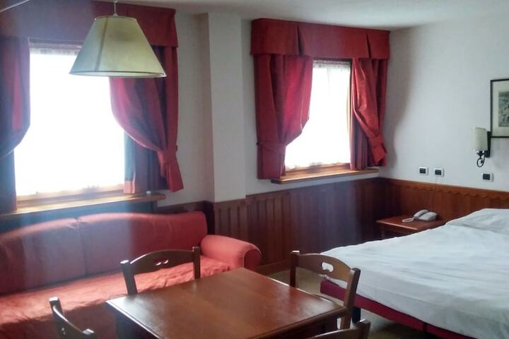 Room 12 of 35
