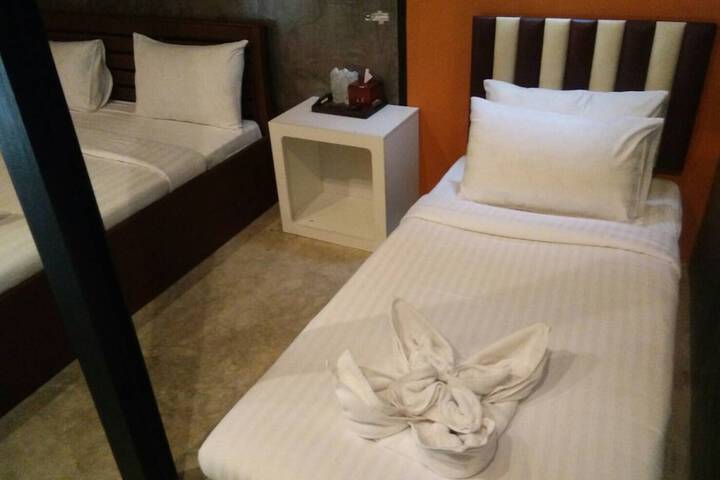Room 52 of 90