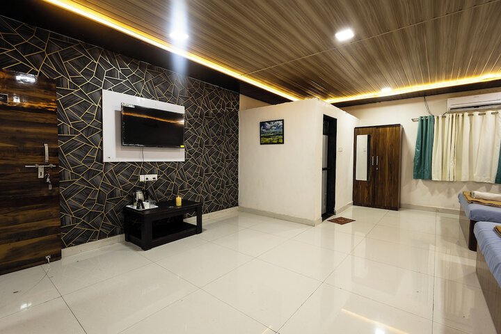 Room 25 of 49
