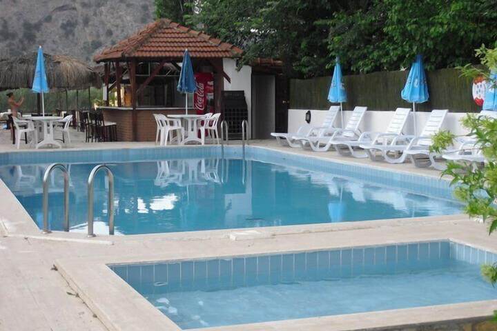 Pool 8 of 26