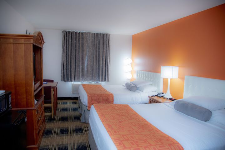 2 Queen Beds (2 of 29)