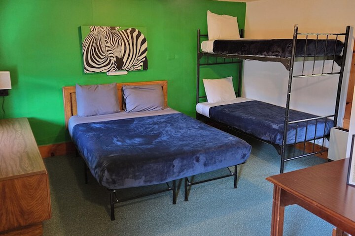 Room 9 of 69