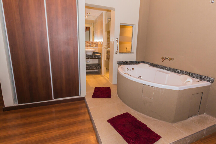 Suite 51 of 78