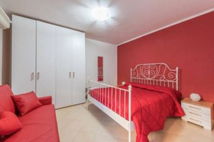 Room 33 of 52
