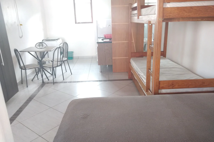 Room 6 of 10