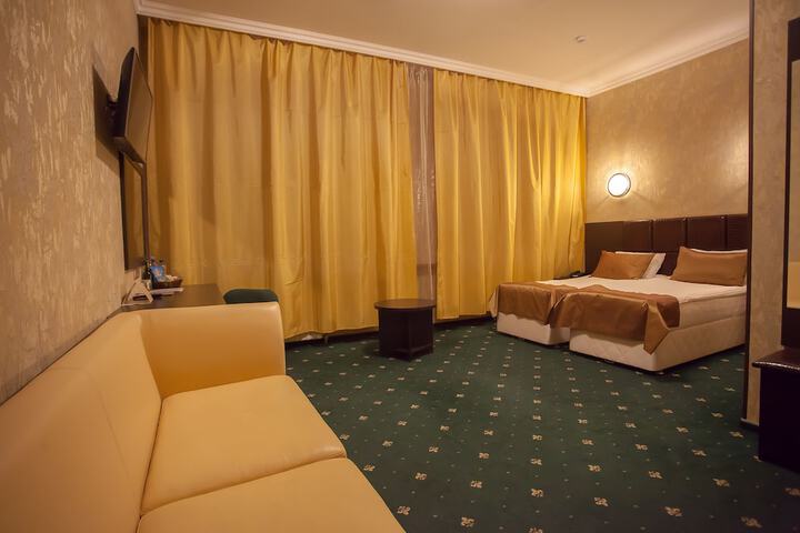 Room 6 of 39