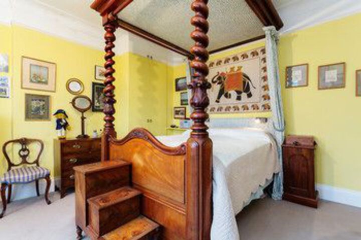 Room 15 of 27