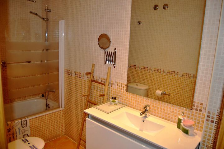 Room 166 of 181
