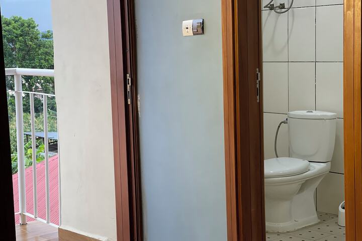 Room 106 of 124