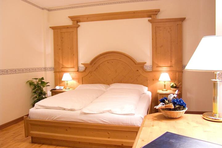 Room 16 of 73