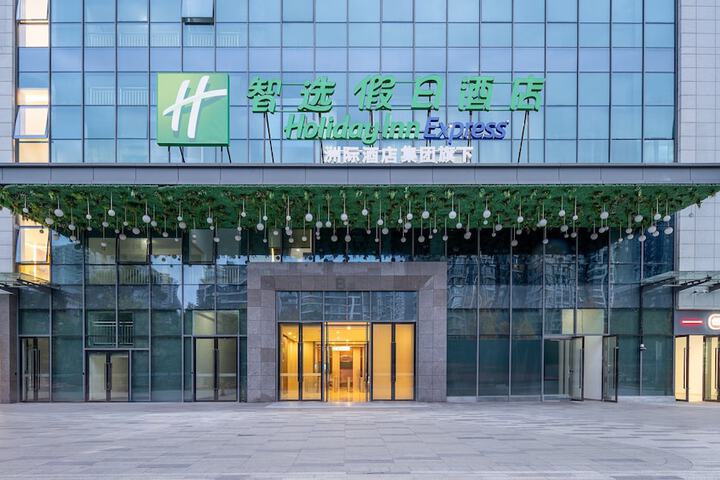 Hotel 50 of 53