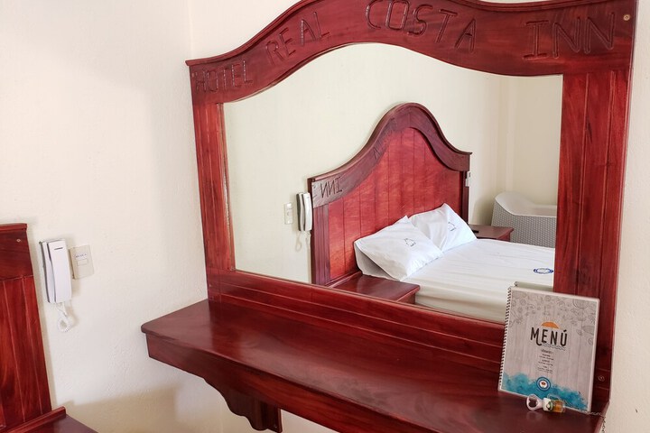 Room 6 of 43
