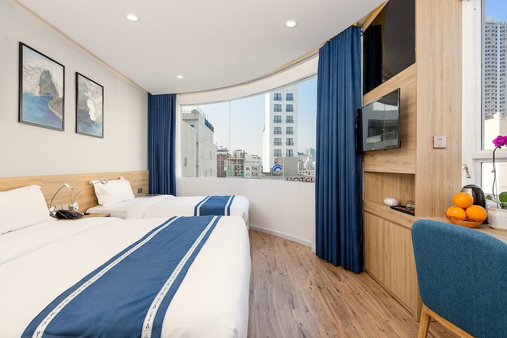 Room 9 of 26