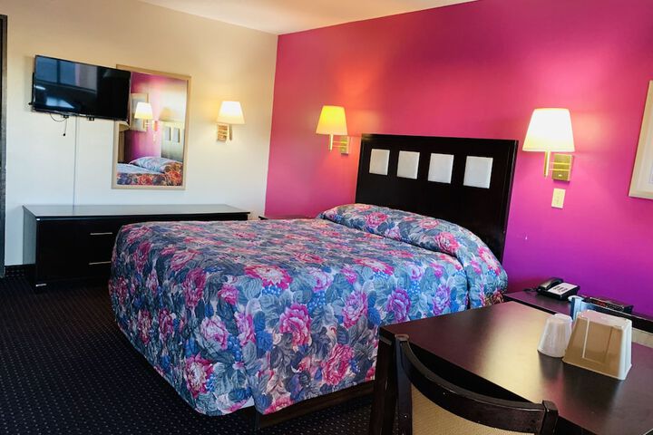 Room 6 of 26
