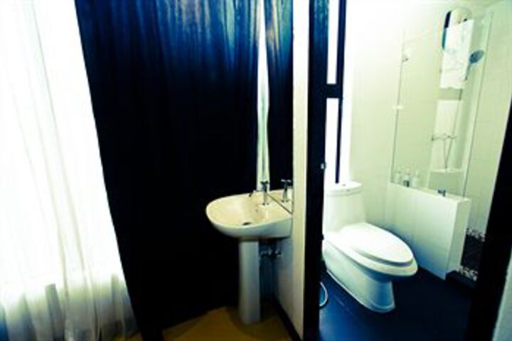 Room 7 of 101
