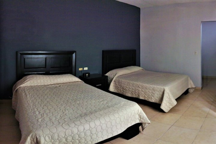 Room 21 of 37