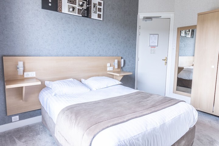 Room 19 of 64