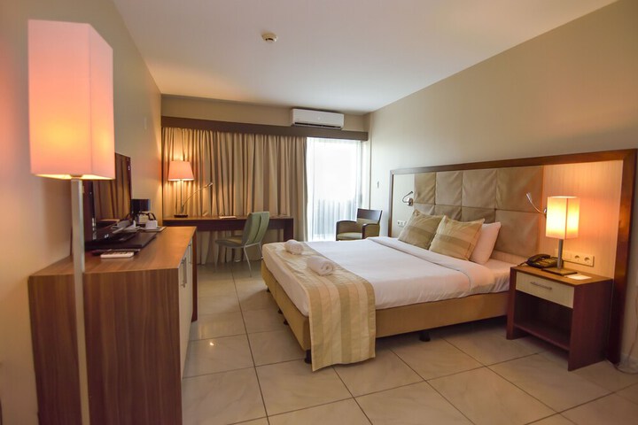 Room 18 of 36