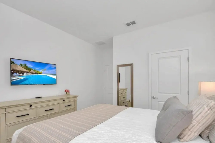 Room 5 of 26