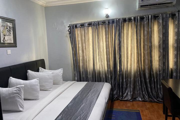 Room 4 of 14