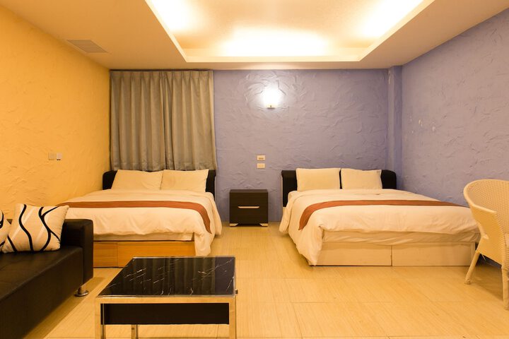 Room 28 of 68