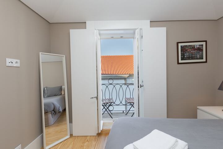 Room 35 of 136