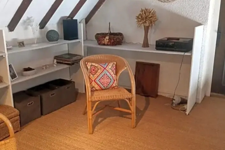 Room 4 of 16