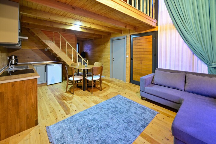 Room 12 of 25