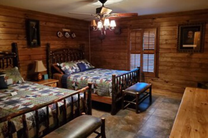 Room 9 of 13